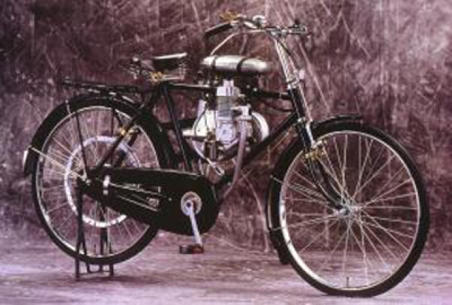 Путь к марке Honda был прост: механик-самоучка устанавливал на обычные велосипеды маломощные моторы, применявшиеся во время войны на бензиновых электростанциях.