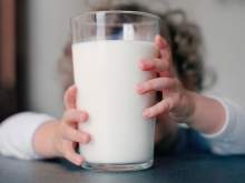 Ученые рассказали об опасности молока
