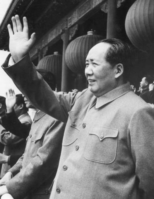 Мао Цзэдун (1893-1976). Китайский диктатор также прожил 82 года и болел в течение длительного времени до момента своей смерти. Последний раз он появился на публике в мае 1976 года.