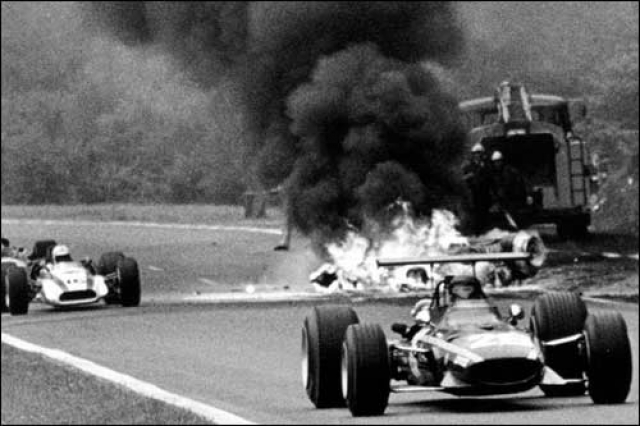Погиб он в ужасной катастрофе во время Гран-при Нидерландов 1970 года. На его машине оторвалась передняя подвеска, из-за чего он не вошел в крутой поворот, и машина на бешеной скорости съехала с трассы.
