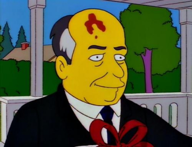 Когда Буш и Гомер начинают драться, то в гости к Бушу приезжает Михаил Горбачев. Гомер негодует: "Что, привел коммуняку, чтоб помог тебе в грязной войне, да?!".