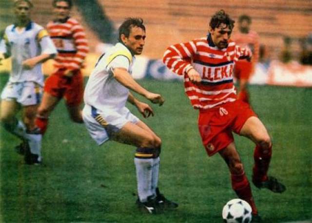 Борис Деркач, футбол  Чемпион СССР 1990 года по футболу в составе киевского "Динамо", уехал в Венгрию - играл там за клуб "Липске", а после завершения футбольной карьеры стал заниматься рэкетом.