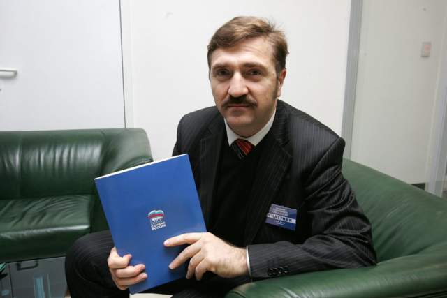 После стал депутатом Государственной думы, где руководил комитетом по информационной политике. 