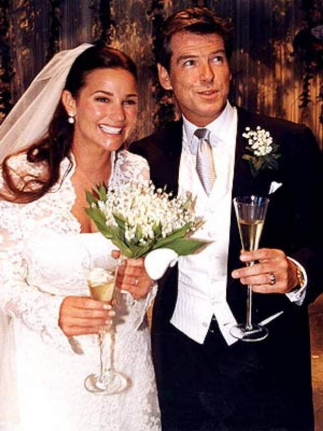 Пирс Броснан и Кили Шей Смит ($1,5 млн). Агент 007 и телеведущая поженились 4 августа 2001 года в аббатстве Ballintubber в Ирландии.