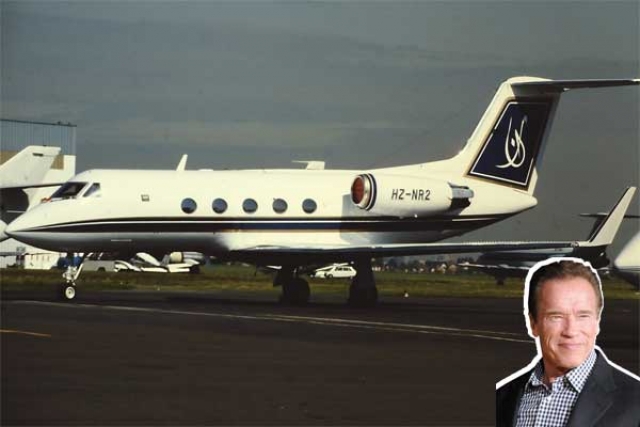 Летом 1997 года Шварценеггер купил частный самолет Гольфстрим за 38 миллионов долларов. Правда, через три года продал.