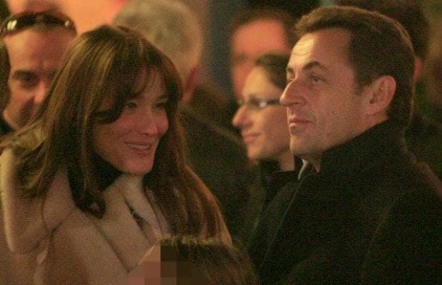 Знакомство с Саркози состоялось в 2007 году во время одной из светских вечеринок, куда президента привел друг, чтобы Николя немного расслабился после недавнего развода.
