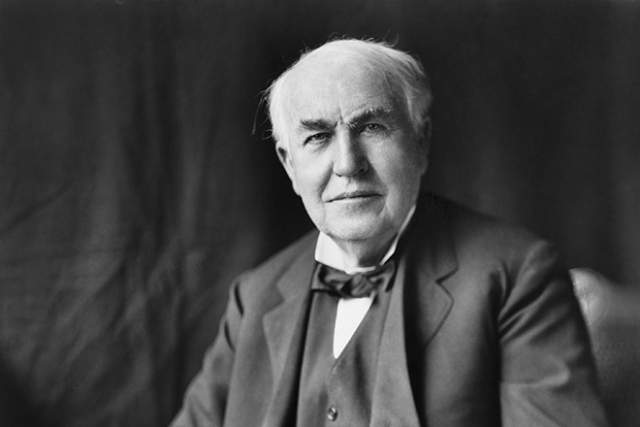 "Там очень красиво" ("It is very beautiful over there") - Томас Эдисон, 1847-1931. Перед смертью некоторое время Эдисон лежал в коме и очнулся ненадолго, чтобы рассказать о впечатлениях.