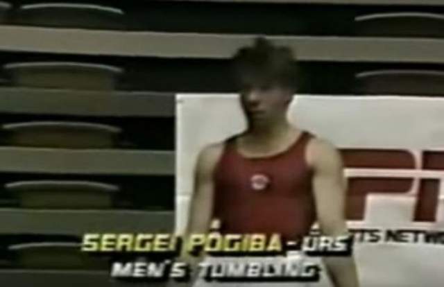 Сергей Погиба. В 1992 году в рамках Чемпионата страны по спортивной акробатике, завоевавший ранее Кубок мира спортсмен, разминаясь, потерял ориентацию в воздухе и вместо ног приземлился на голову.