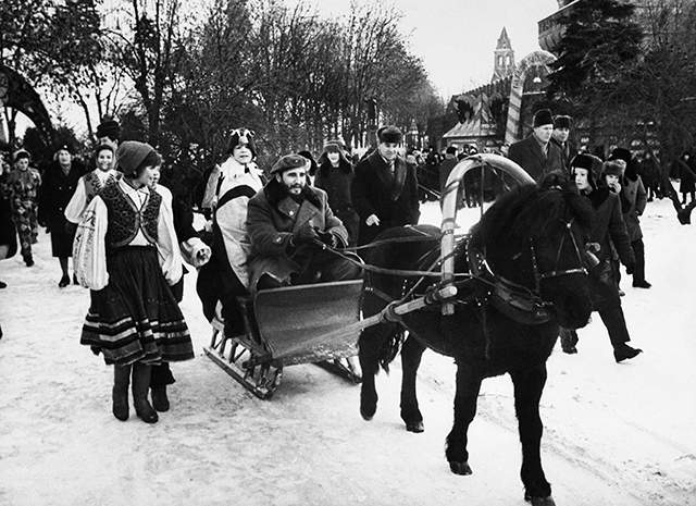 1964 год, Кастро на празднике русской зимы в Москве.