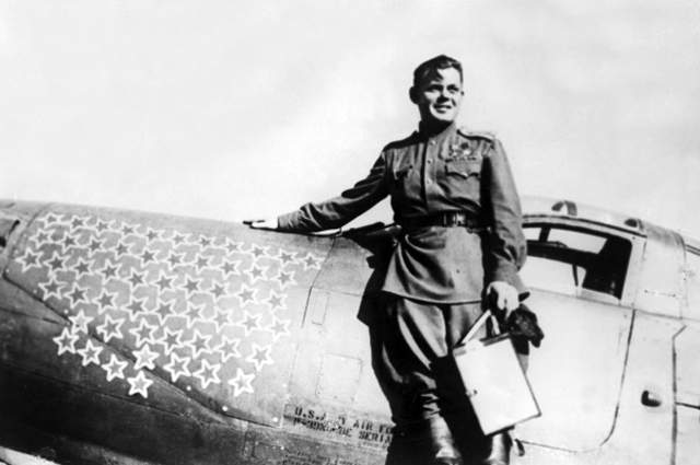 Речкалов до конца жизни думал, что с его боевого счета сняли три победы 1941 года, и они перешли на счет другого аса, Александра Покрышкина. 