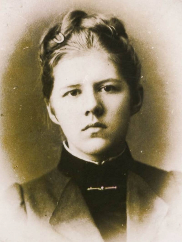 Любимая дочка Достоевского, Любовь, по воспоминаниям современников, "была заносчива, высокомерна, да и просто неуживчива, что обусловило и ее печальную судьбу.
